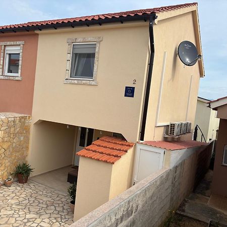 ויר Holiday House Matej מראה חיצוני תמונה