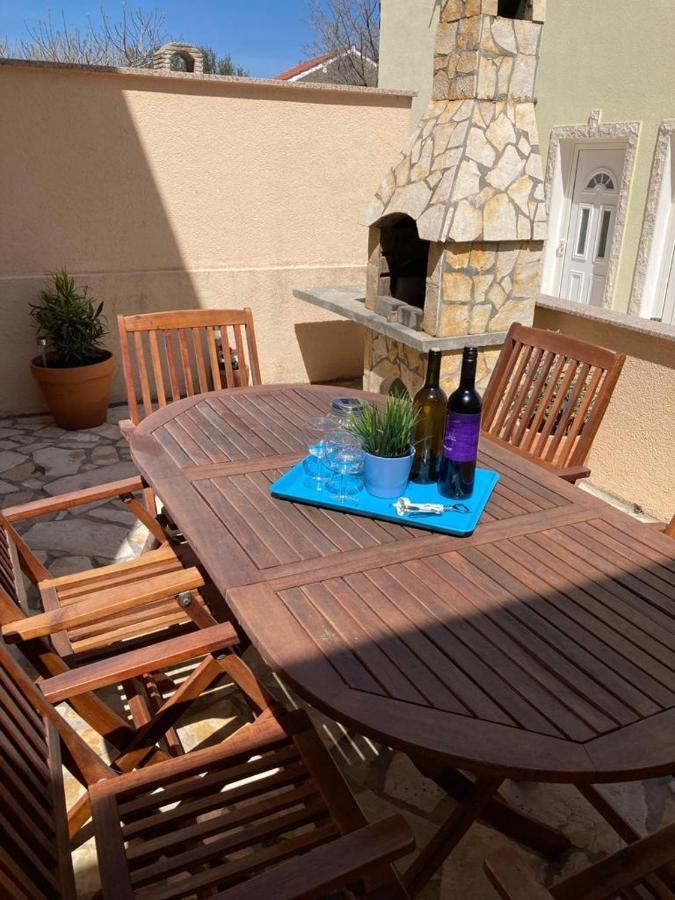 ויר Holiday House Matej מראה חיצוני תמונה