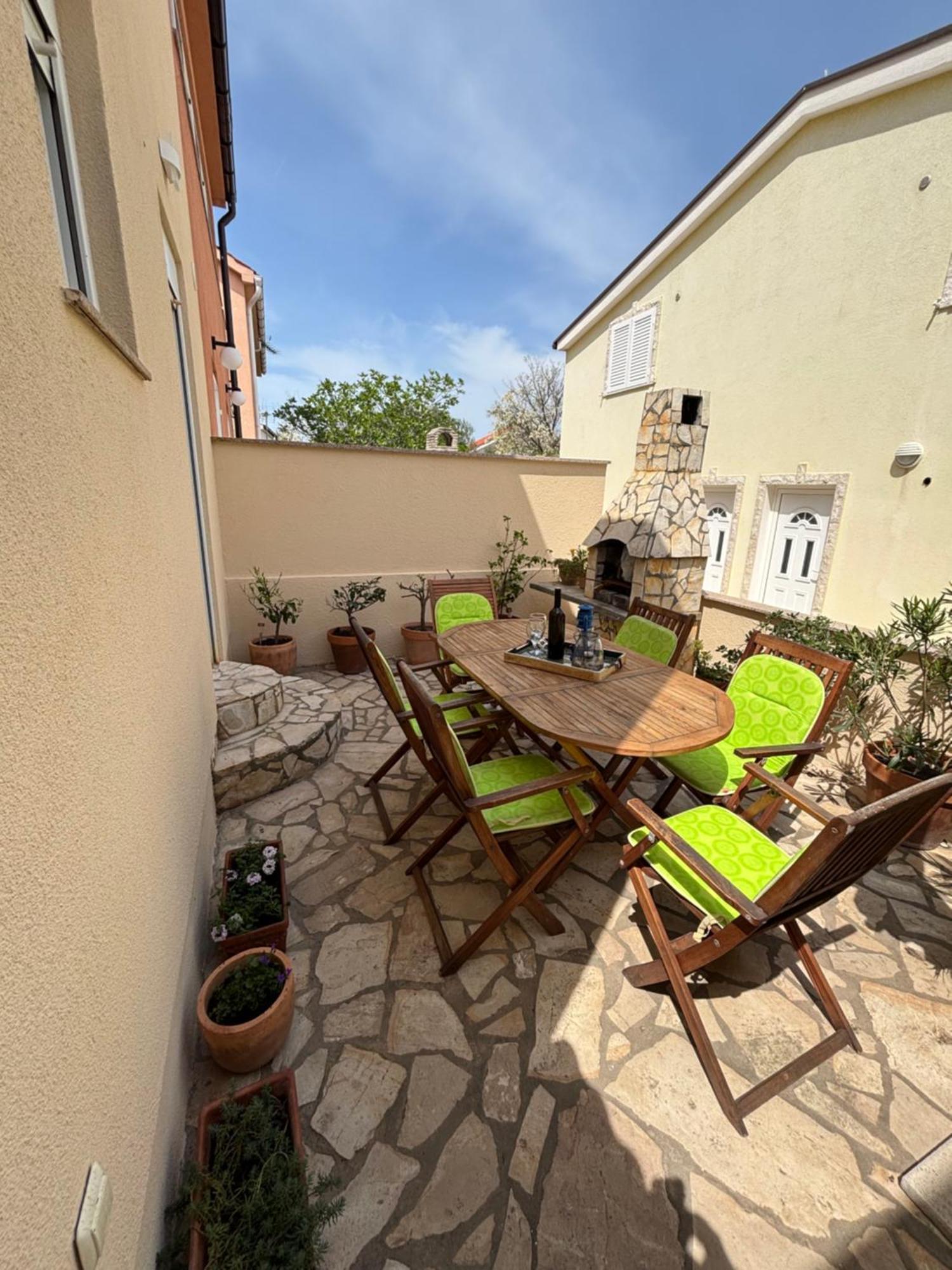 ויר Holiday House Matej מראה חיצוני תמונה